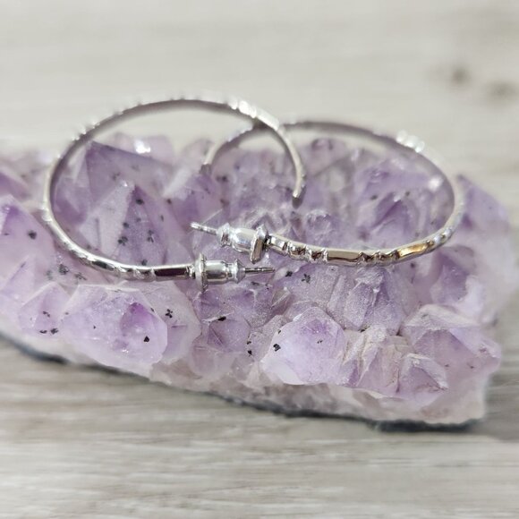 Fashion Jewlery Silvertone Textured 1.25" Hoop Earings - Picture 2 of 8